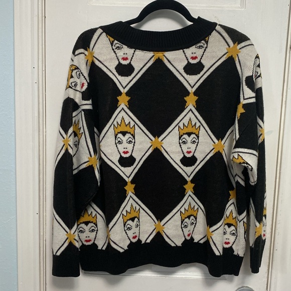 H&M Disney Evil Queen Sweater from Snow White Size L Knit Disney Villain - Picture 3 of 9